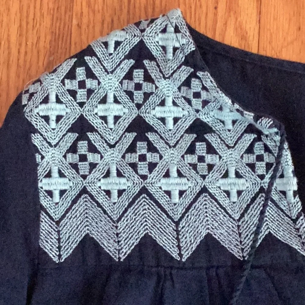 Old Navy Embroidered Peasant Blouse, size small tall - Picture 4 of 11